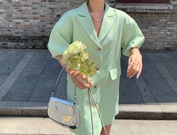 Κομψό γυναικείο σακάκι μακρύ μοντέλο με τσέπες και 3/4 μανίκια