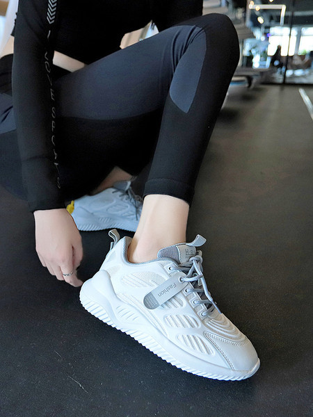 Pantofi sport de dama respirabili cu sireturi si inscriptionare