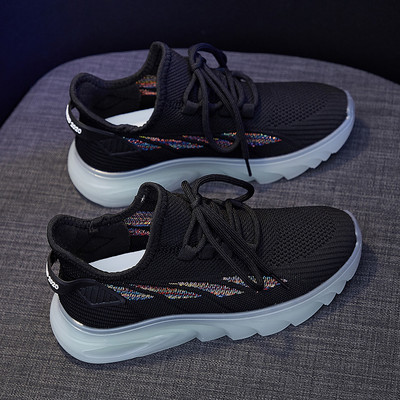 Model nou de adidași de damă cu broderie și șireturi