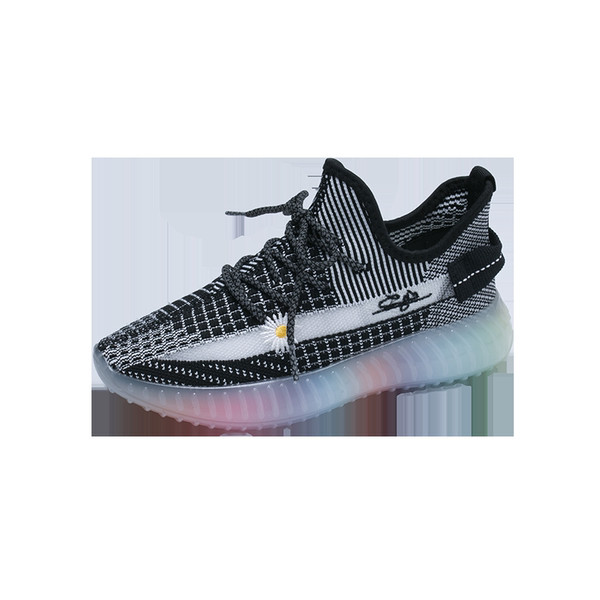 Model nou de adidași de damă cu broderie și șireturi