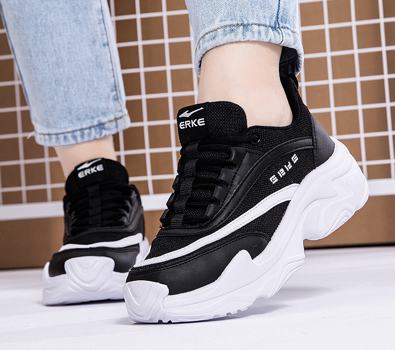 Casual αθλητικά παπούτσια από οικολογικό δέρμα και υφάσματα με κορδόνια