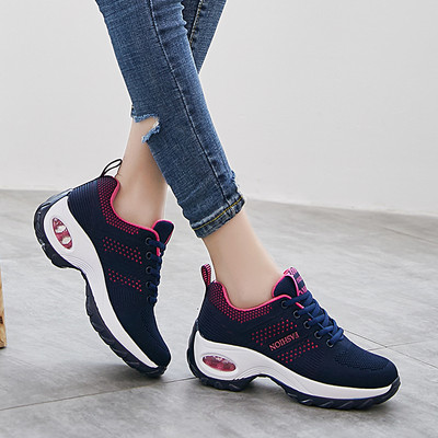 Model nou de adidasi de dama cu camera si sireturi