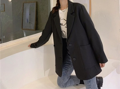 Κομψό γυναικείο σακάκι μακρύ μοντέλο με κουμπιά και τσέπες