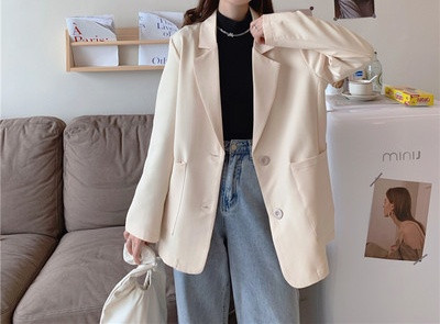 Κομψό γυναικείο σακάκι μακρύ μοντέλο με κουμπιά και τσέπες