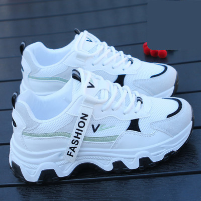 Adidași de damă cu șireturi și inscripție