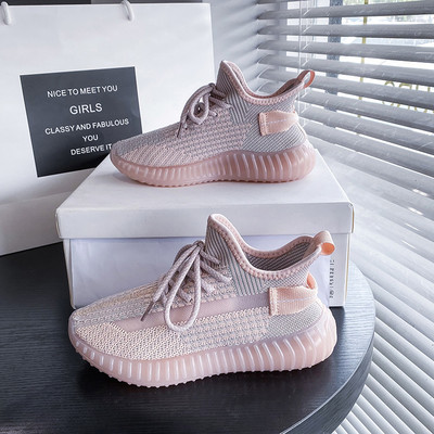 Γυναικεία αθλητικά παπούτσια από αναπνεύσιμο ύφασμα με κορδόνια