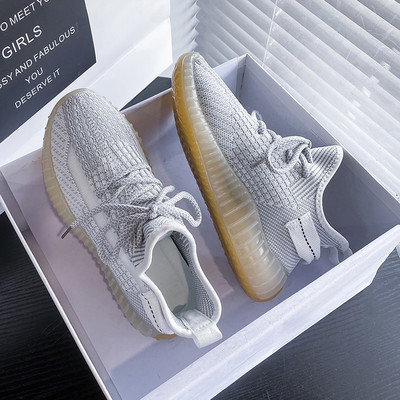 Γυναικεία αθλητικά παπούτσια από αναπνεύσιμο ύφασμα με κορδόνια