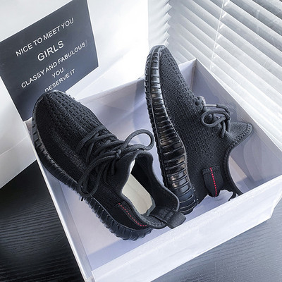 Γυναικεία αθλητικά παπούτσια  από αναπνεύσιμο ύφασμα με κορδόνια