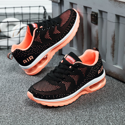 Adidași de damă cu cameră și talpă plată