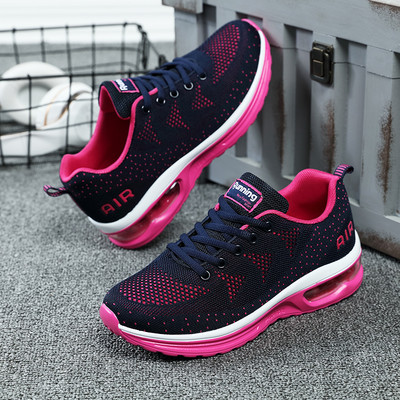 Adidași de damă cu cameră și talpă plată