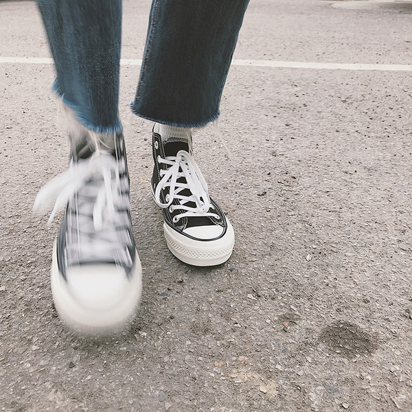 Audekla ikdienas kedas ar mežģīnēm un plakanu zoli