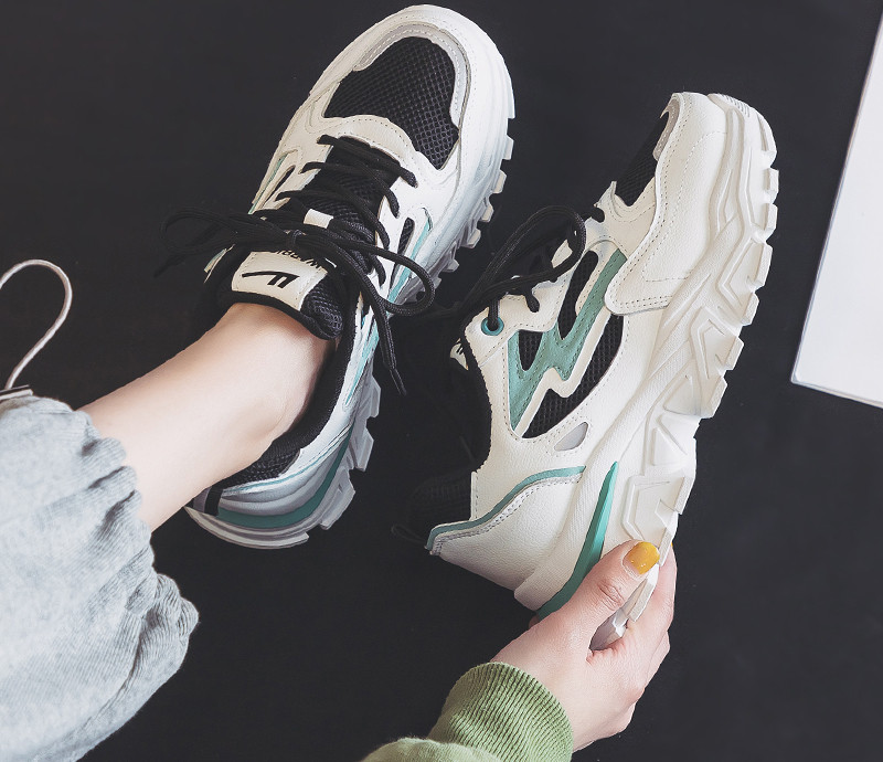 Νέο μοντέλο γυναικεία αθλητικά παπούτσια με τραχιά σόλα και κορδόνια