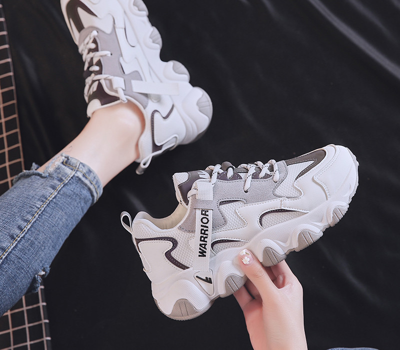 Νέο μοντέλο γυναικεία αθλητικά παπούτσια με τραχιά σόλα και κορδόνια