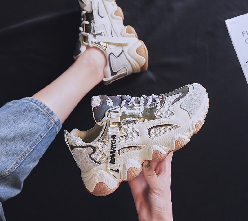 Νέο μοντέλο γυναικεία αθλητικά παπούτσια με τραχιά σόλα και κορδόνια