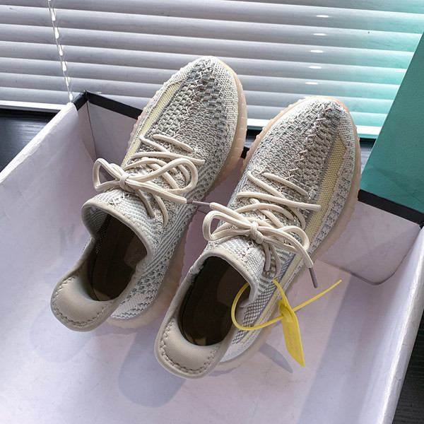 Jauns sieviešu elpojošo kedu modelis ar šņorēm vairākās krāsās