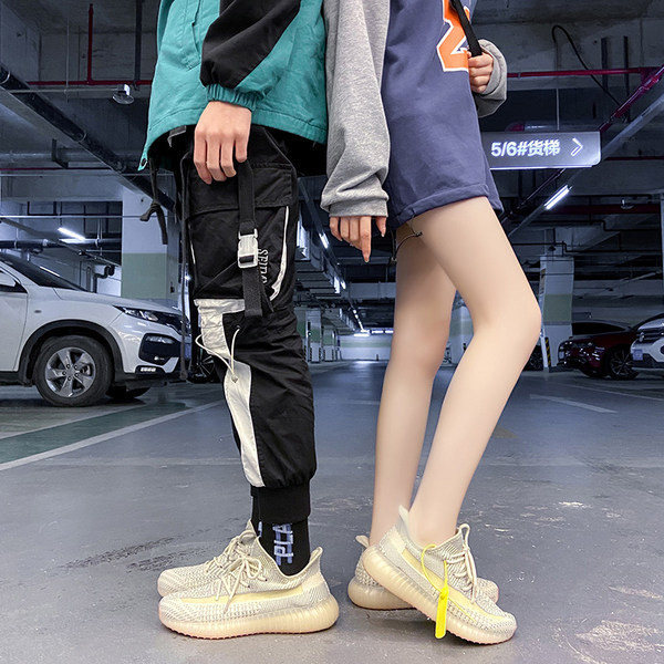 Jauns sieviešu elpojošo kedu modelis ar šņorēm vairākās krāsās