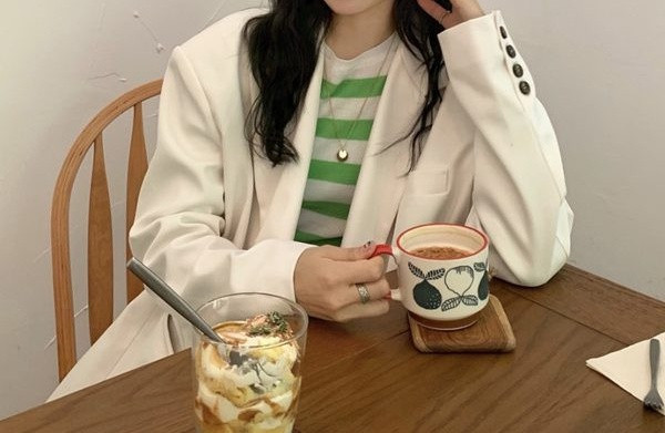 Geaca de dama eleganta lunga cu nasturi model lat