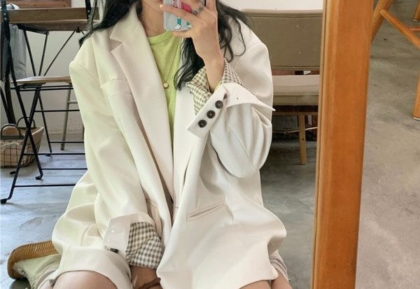 Geaca de dama eleganta lunga cu nasturi model lat