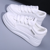 Γυναικεία άθλητικά παπούτσια με επίπεδη σόλα και κορδόνια