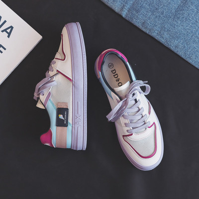 Jauns sieviešu kedu modelis ar šņorēm un krāsainu zoli