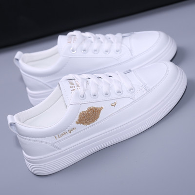 Μοντέρνα γυναικεία αθλητιά παπούτσια με κέντημα και επίπεδη σόλα