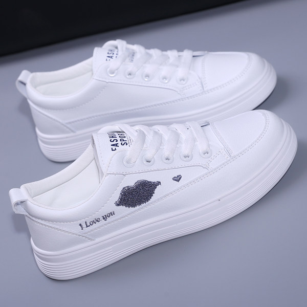 Μοντέρνα γυναικεία αθλητιά παπούτσια με κέντημα και επίπεδη σόλα