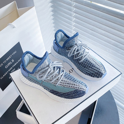 Γυναικεία αθλητικά παπούτσια με κορδόνια