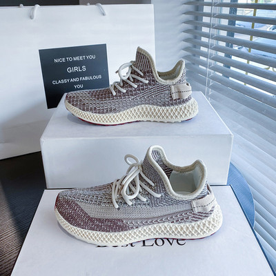 Γυναικεία αθλητικά παπούτσια με κορδόνια