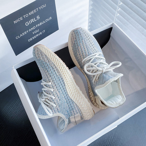 Γυναικεία αθλητικά παπούτσια με κορδόνια