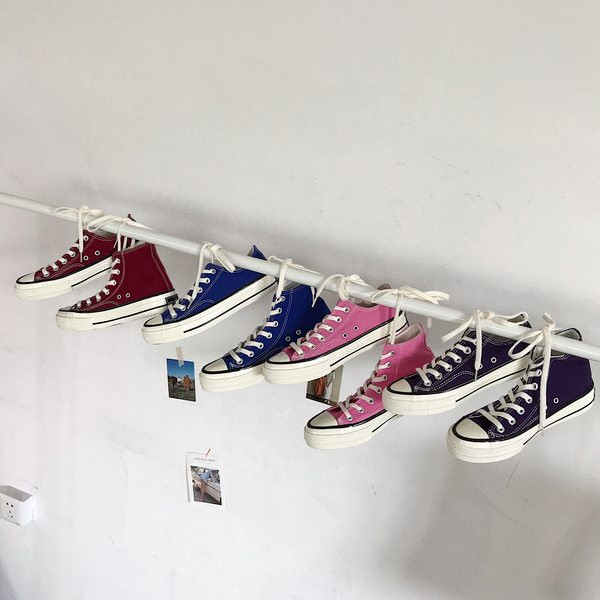 Γυναικεία πάνινα παπούτσια με κορδόνια και επίπεδη σόλα - πολλά χρώματα