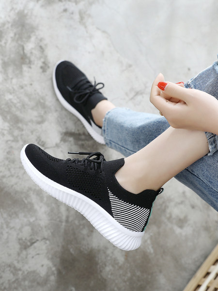 Νέο μοντέλο αθλητικά παπούτσια από ύφασμα και κορδόνια