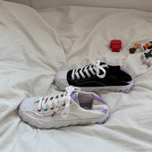 Γυναικεία casual πάνινα παπούτσια με κορδόνια και έμβλημα