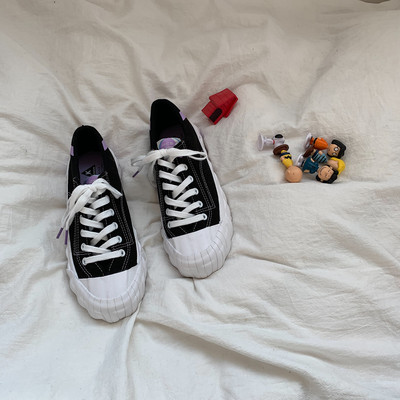 Γυναικεία casual πάνινα παπούτσια με κορδόνια και έμβλημα