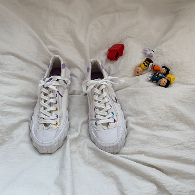 Γυναικεία casual πάνινα παπούτσια με κορδόνια και έμβλημα