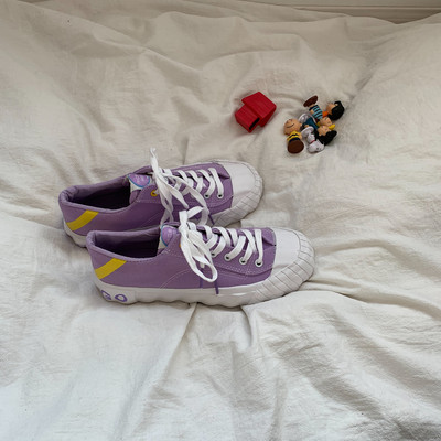 Γυναικεία casual πάνινα παπούτσια με κορδόνια και έμβλημα