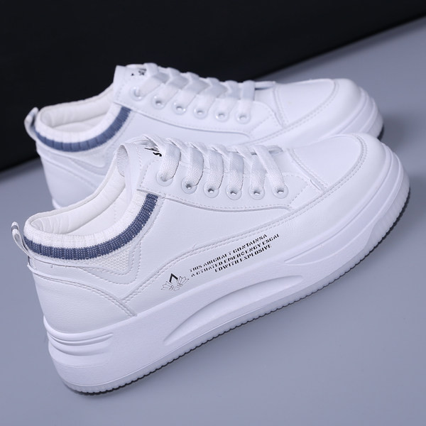 Γυναικεία αθλητικά παπούτσια με επίπεδη σόλα και κορδόνια