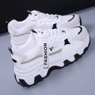 Sieviešu kedas ar sietu un mežģīnēm - vairākas krāsas