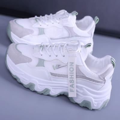 Sieviešu kedas ar sietu un mežģīnēm - vairākas krāsas