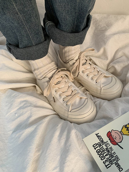 Γυναικεία casual αθλητικά παπούτσια με κορδόνια - σε δύο χρώματα