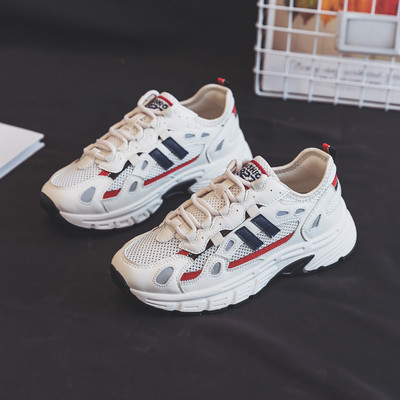 Jauns sieviešu kedu modelis ar raupju zoli un šņorēm