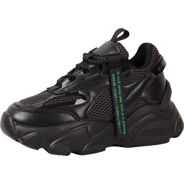 Νέο μοντέλο γυναικεία αθλητικά  παπούτσια με κορδόνια και τραχιά σόλα σε μαύρο χρώμα