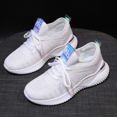 Αναπνεύσιμα γυναικεία αθλητικά παπούτσια με κορδόνια και επίπεδη σόλα - δύο μοντέλα