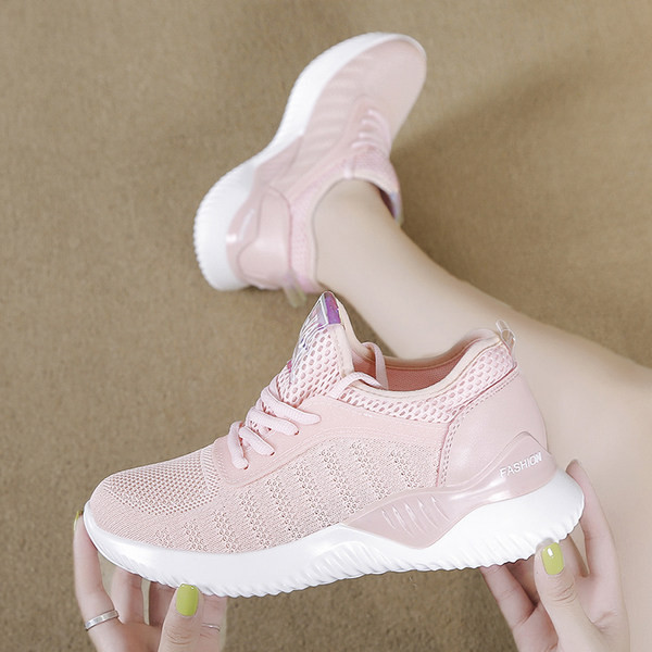 Αναπνεύσιμα γυναικεία αθλητικά παπούτσια με κορδόνια και επίπεδη σόλα - δύο μοντέλα 
