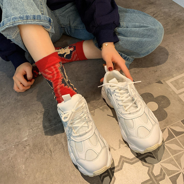 Γυναικεία αθλητικά παπούτσια  με τραχιά σόλα και κορδόνια