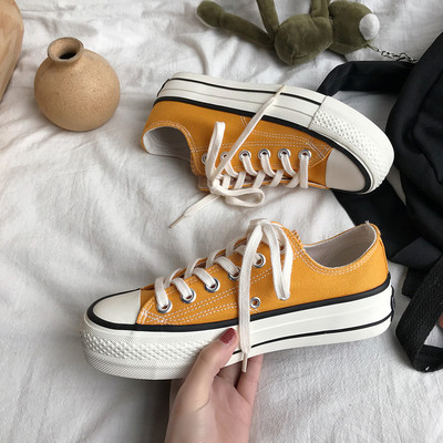 Casual αθλητικά παπούτσια με επίπεδη σόλα