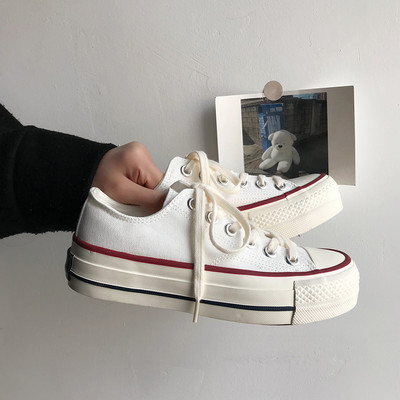 Casual αθλητικά παπούτσια με επίπεδη σόλα