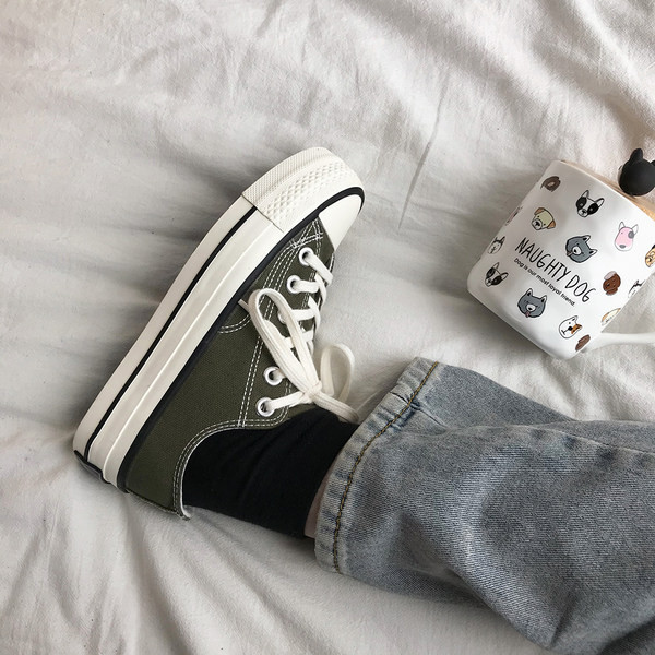 Casual αθλητικά παπούτσια με επίπεδη σόλα