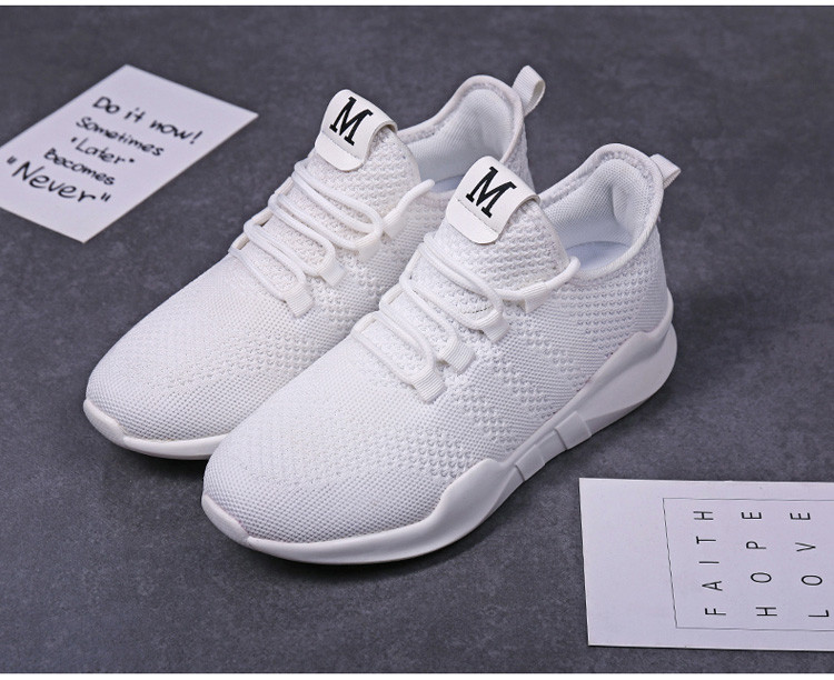 Sieviešu kedas no tekstila ar plakanu zoli - divi modeļi