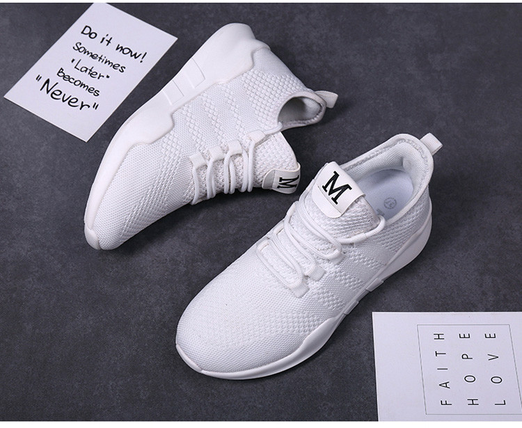 Sieviešu kedas no tekstila ar plakanu zoli - divi modeļi