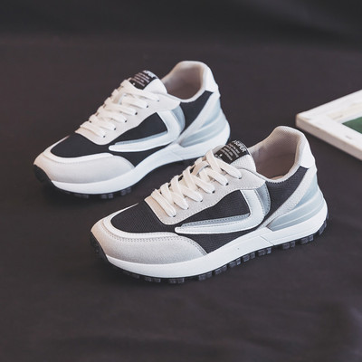 Γυναικεία μοντέρνα αθλητικά παπούτσια με κορδόνια κατάλληλα για το καλοκαίρι